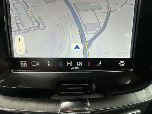 Used 2025 Volvo XC60 B5 Plus image 20