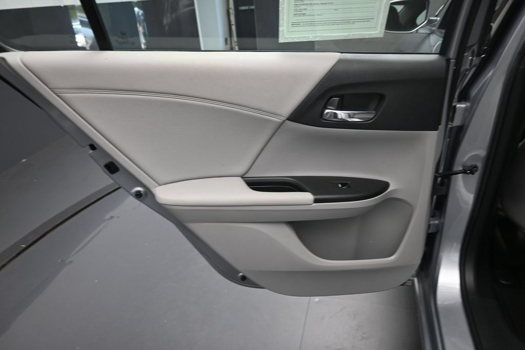 Used 2016 Honda Accord EX-L image 25