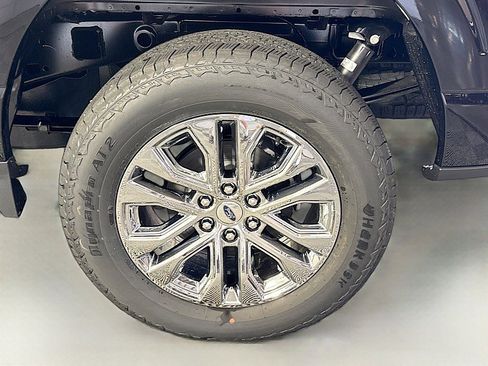 New 2025 Ford F150 Lariat w/ Equipment Group 502A High AWD/4WD image 32