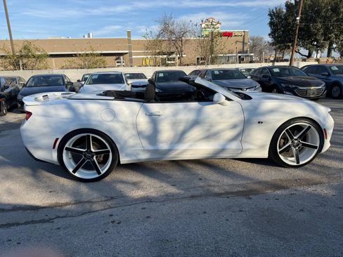 Used 2018 Chevrolet Camaro LT image 10