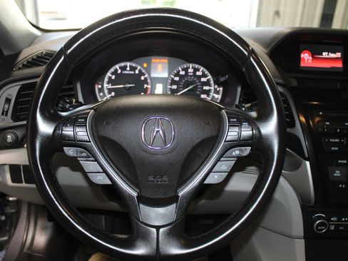 Used 2017 Acura ILX FWD image 10