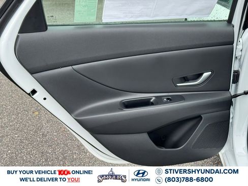 New 2026 Hyundai Elantra SE image 18