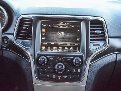 Used 2017 Jeep Grand Cherokee Limited w/ Trailer Tow Group IV image 8