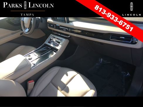 Used 2023 Lincoln Aviator Standard w/ Premium Package image 10