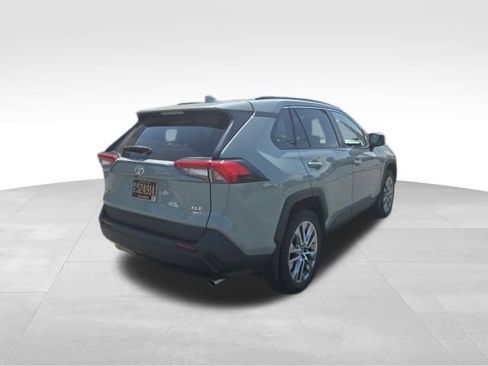 Used 2023 Toyota RAV4 XLE Premium image 7
