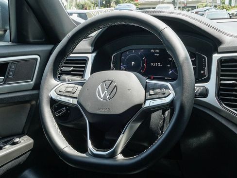 Certified 2023 Volkswagen Atlas Cross Sport SE FWD image 17