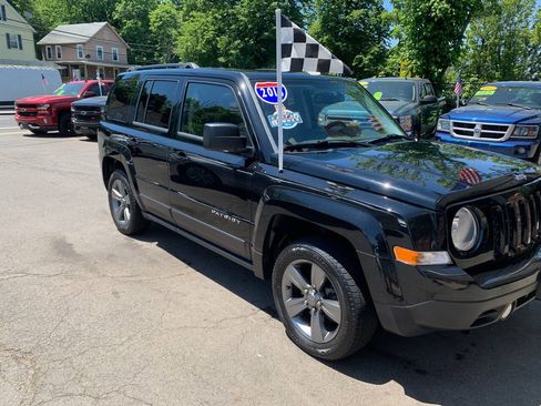 Used 2015 Jeep Patriot High Altitude AWD/4WD image 2