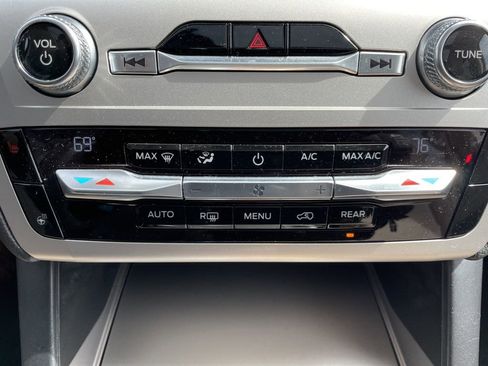 Used 2021 Ford Explorer XLT w/ Equipment Group 202A image 17