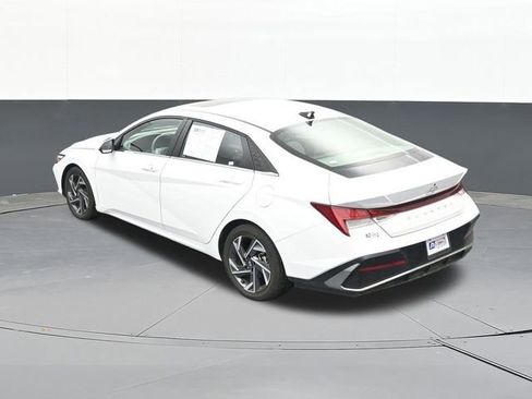 Used 2025 Hyundai Elantra SEL FWD image 63