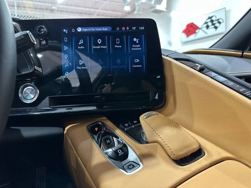 Used 2025 Chevrolet Corvette Z06 RWD image 15