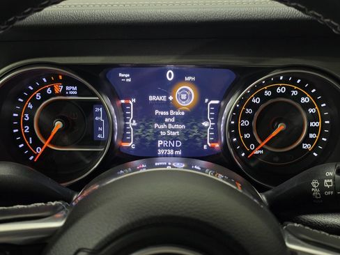 Used 2021 Jeep Wrangler Unlimited Sahara w/ Uconnect 4C Nav & Sound Group image 7