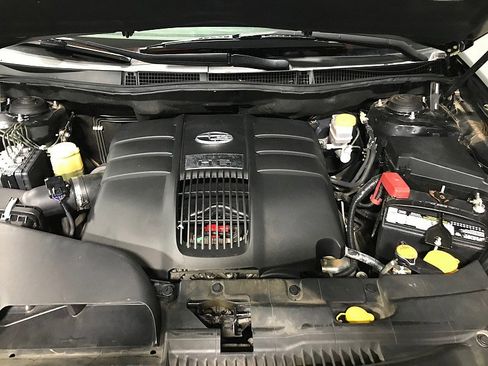 Used 2014 Subaru Tribeca Limited image 32