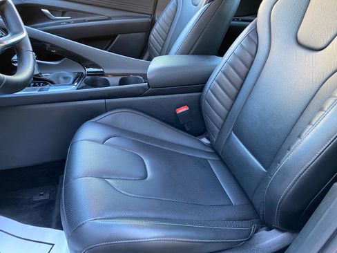 Used 2025 Hyundai Elantra Limited image 26