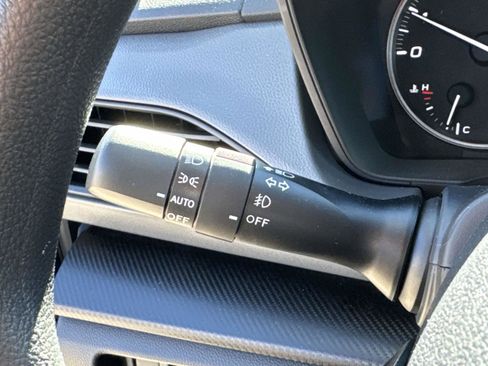 Certified 2025 Subaru Crosstrek 2.0i Premium image 28