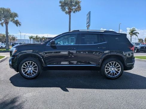 New 2026 GMC Terrain Denali w/ LPO, Black Badging Package image 7