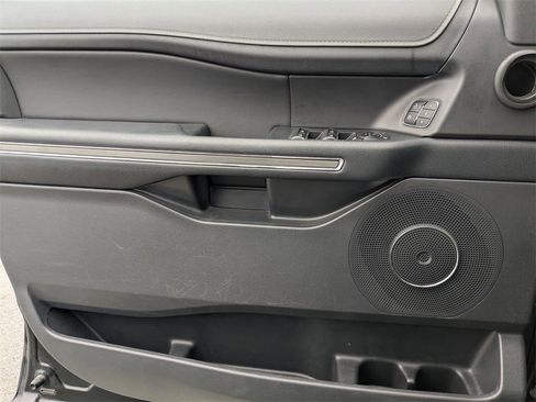 Used 2024 Ford Expedition Max XLT image 14