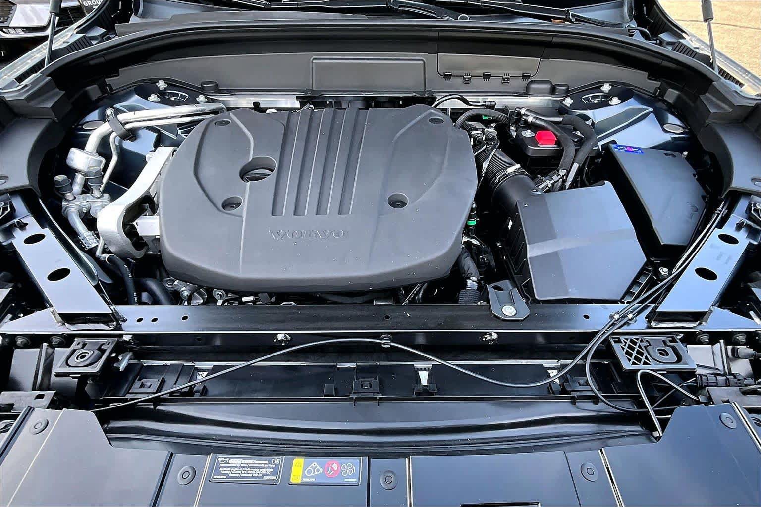 New 2026 Volvo XC60 B5 Plus w/ Protection Package Premier AWD/4WD image 14