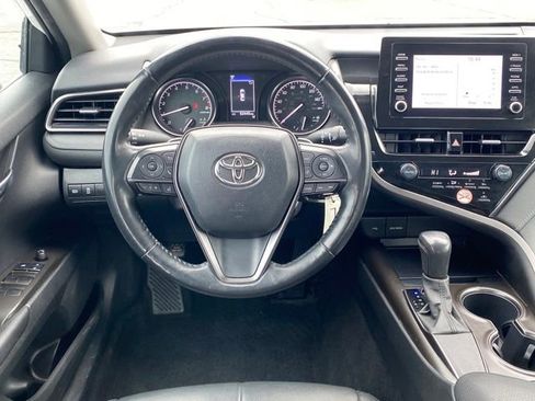 Used 2022 Toyota Camry SE image 7