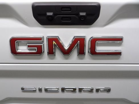 Used 2025 GMC Sierra 2500 AT4X image 45