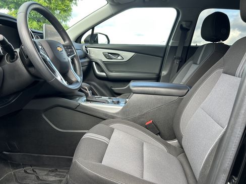 Used 2024 Chevrolet Blazer LT w/ Convenience Package FWD image 24
