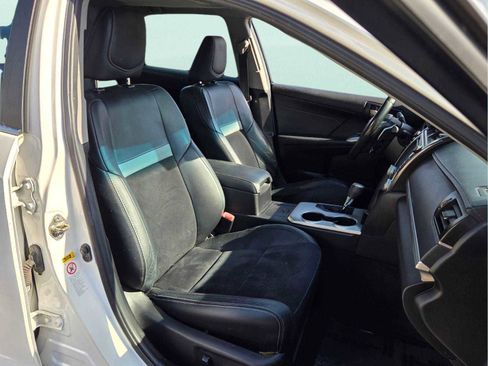 Used 2014 Toyota Camry SE w/ Leather Package FWD image 19