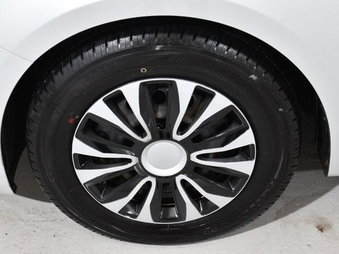 Used 2018 Kia Forte LX w/ LX Rear Camera Package image 23