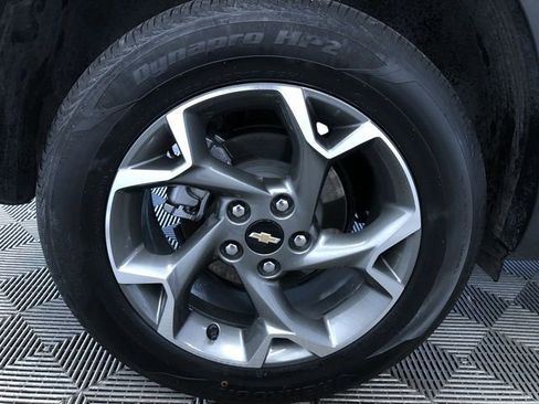 Used 2025 Chevrolet Trax LT w/ LT Convenience Package FWD image 17