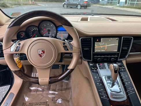 Used 2011 Porsche Panamera S image 18