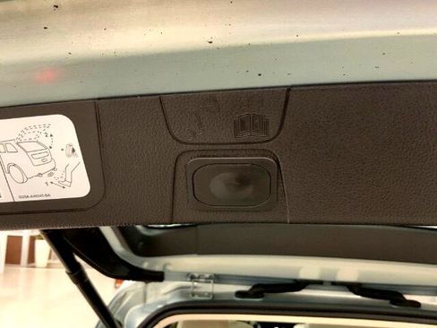 Used 2013 Ford C-MAX SEL image 36