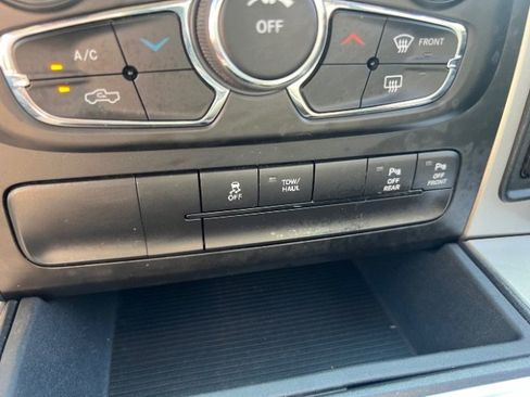 Used 2018 RAM 1500 Big Horn image 40