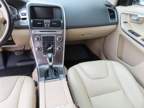 Used 2015 Volvo XC60 T5 image 11