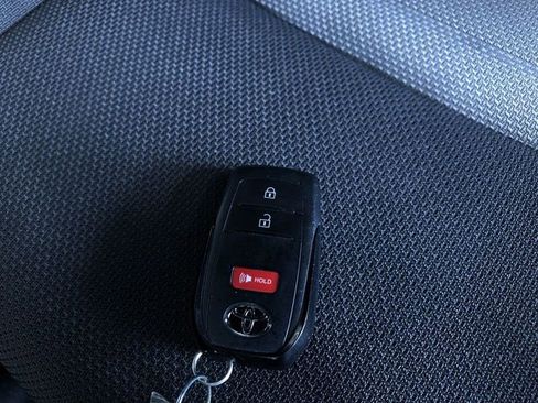 Certified 2025 Toyota 4Runner TRD Off-Road image 32