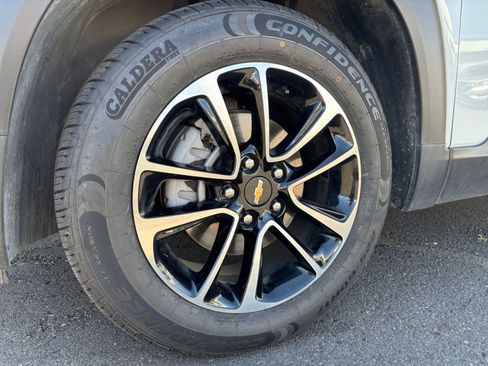 Used 2025 Chevrolet TrailBlazer LT FWD image 29