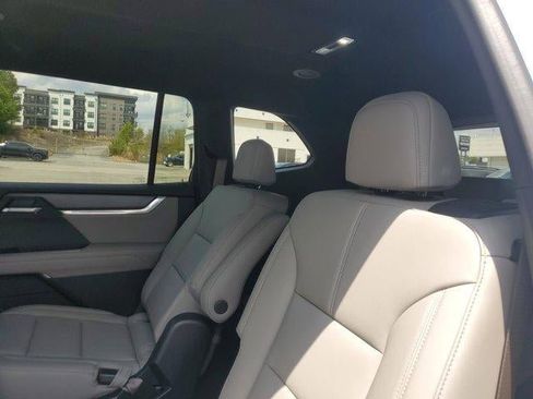 New 2026 GMC Acadia Elevation w/ Elevation Premium Package FWD image 10