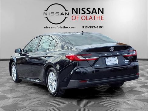 Used 2025 Toyota Camry Hybrid image 3