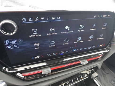 Used 2024 Chevrolet Silverado EV RST image 10