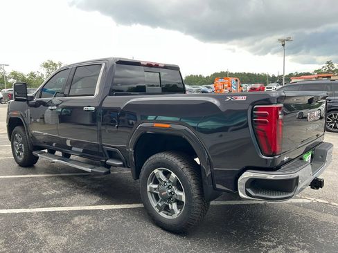 New 2026 GMC Sierra 2500 SLT w/ SLT Premium Package AWD/4WD image 22