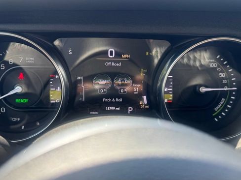 Used 2023 Jeep Wrangler Unlimited Sahara w/ Cold Weather Group AWD/4WD image 10