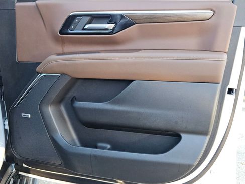 New 2026 Chevrolet Suburban High Country RWD image 19