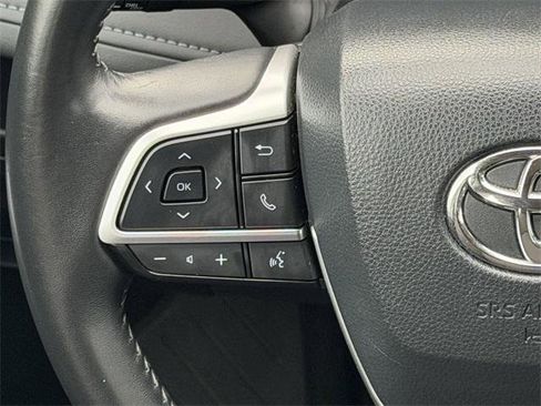 Certified 2024 Toyota Highlander LE image 12