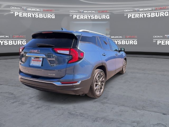 Used 2024 GMC Terrain SLT w/ Infotainment Package II AWD/4WD image 9