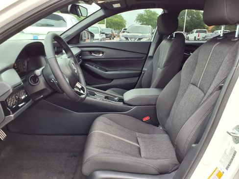 Used 2025 Honda Accord Sport image 17