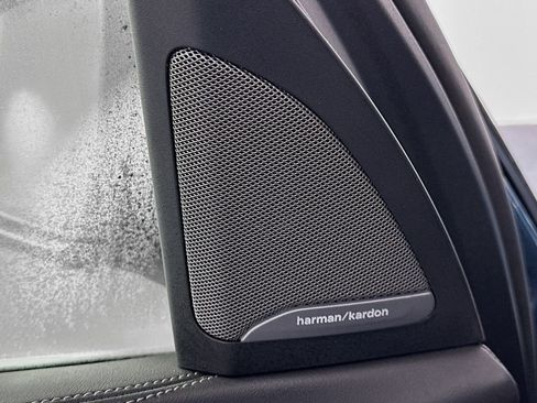 Used 2025 BMW X5 xDrive50e w/ Executive Package image 19