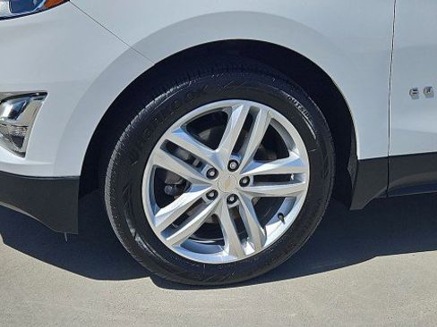 Used 2019 Chevrolet Equinox Premier FWD image 32