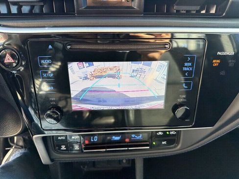 Used 2017 Toyota Corolla SE image 22