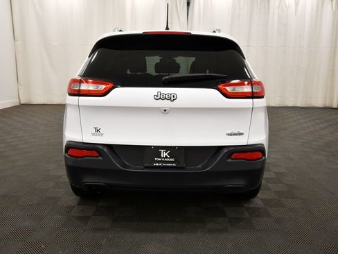 Used 2018 Jeep Cherokee Latitude Plus FWD image 6
