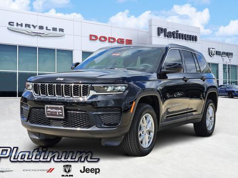 New 2026 Jeep Grand Cherokee Laredo RWD image 2