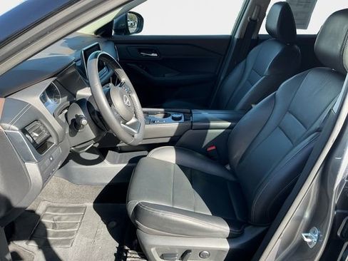 Used 2023 Nissan Rogue SL image 10