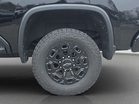 Used 2024 Chevrolet Silverado 3500 High Country w/ High Country Premium Package AWD/4WD image 5