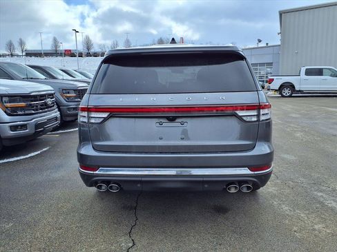 Used 2025 Lincoln Aviator Reserve w/ Illumination Package image 5